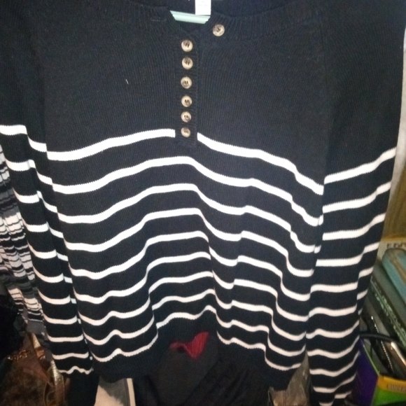 Sweater - Picture 3 of 4